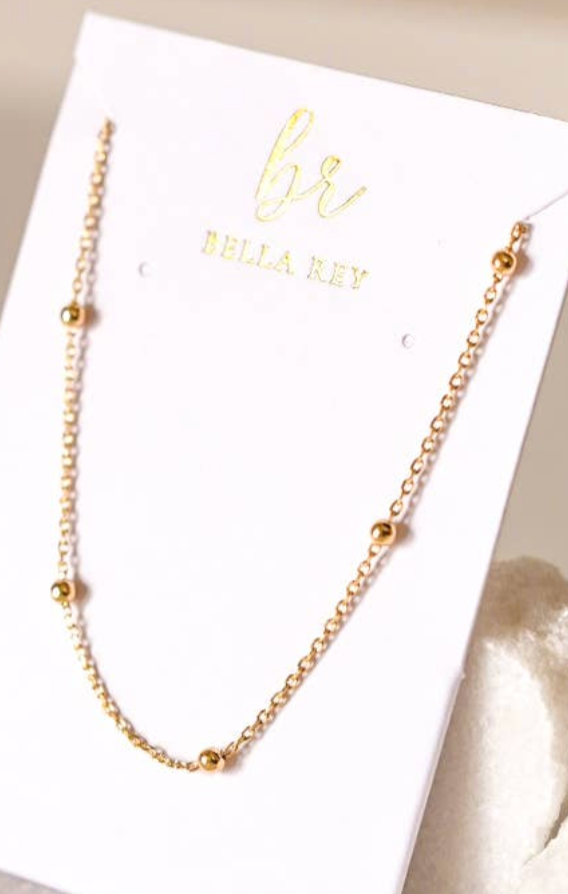 leya dainty necklace